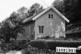 Byggnadsinventering i Lindome 1968. Berget 1:22.
Hus nr: 569D1003.
Benämning: permanent bostad och redskapsbod.
Kvalitet, bostadshus: mycket god.
Kvalitet, redskapsbod: god.
Material, bostadshus: eternit.
Material, redskapsbod: trä.
Tillfartsväg: framkomlig.
Renhållning: soptömning.