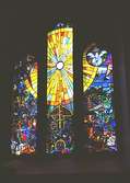 Lindome 11:1. 
Blyinfattade fönster med färgat glas i Lindome kyrka. 
Kyrkan är uppförd på 1880-talet.
