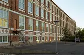 Kängurun 18 - Krokslätts fabriker  f.d. Väveriet från öster, del av fasaden.