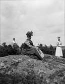 Carolina Widerbäck och Elin Liljefors, Berthåga, Uppsala 1901 - 1901