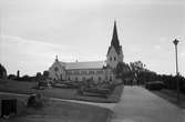 Konfirmander 50-årsjubilerar vid Lindome kyrka, år 1984.

För mer information om bilden se under tilläggsinformation.