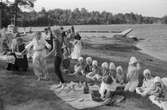 Teaterföreställning med Lindome judoklubb vid Barnsjön i Lindome, år 1984. 