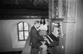 Lars och Gunnel Wadell spelar och sjunger i Kållereds kyrka, år 1984.

För mer information om bilden se under tilläggsinformation.