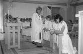 Konfirmation i Apelgårdens kyrka i Kållered, år 1984.

För mer information om bilden se under tilläggsinformation.