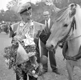 Elev som tagit realexamen och en häst