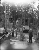 Transport och resning av monument