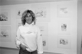 Konstnären Gunnel Hagström ställer ut akvareller på Kållereds bibliotek, år 1984. 