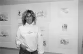 Konstnären Gunnel Hagström ställer ut akvareller på Kållereds bibliotek, år 1984. 
