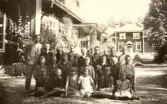 Skolklass utanför Alltorps skola, 1930-tal