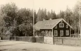 Staket vid skolhuset vid Alltorps skola, 1920-tal
