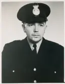 Överkonstapel (senare kommissarie) Sture Sandell, Gränna 1947.
Bröstbild, halvprofil. Ateljéfoto.