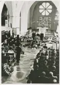 Poliskommissarie Sture Sandells (1912-1964) begravning i Växjö domkyrka, oktober 1964.
Tal vid kistan.