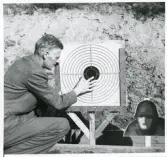 Birger Strandmark på huk vid en måltavla. ca 1956.