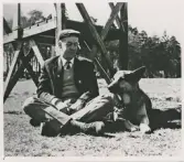 Polishundsutbildning, Växjö, cirka 1962.
Ulf Banemark, Grimslöv, med Bonso.