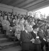 Gymnastiken 1944.
Publikbild från hedersläktaren på Värendsvallen.