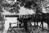 stånggång, trycktunnel och vattenhjulhus i Pershyttan i Nora, 1964