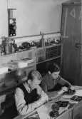 Undervisning i linearritning vid skola i Örebro, 1941