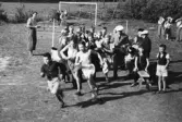 Elever från Örebro på skolkolonin Ammenäs utanför Uddevalla, 1941
