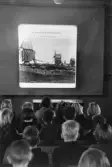 Elever ser på skolfilm i Örebro, 1941