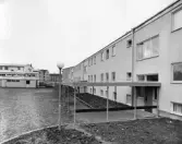 Del av skolgården vid Lillåstrandsskolan i Örebro, 1960