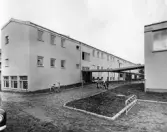 Elever på väg till lektion på Lillåstrandsskolan, 1960