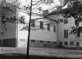 Parkbänk vid Adolfsbergsskolan, 1948