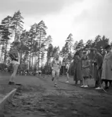 Folkskolans tävlingar, 1944.
Längdhoppningstävling för pojkar.