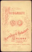 Baksida till visitkort från Bernhard Hakelier, 1878