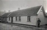 Byggår, hitflyttat 1857. Byggherre, brandförsäkrat 1857 av skepparen L B Moberg. Bostadshuset av 