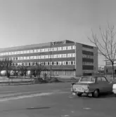 Gatuarbete och bilparkering vid Stadsbyggnadshuset, 1970-tal