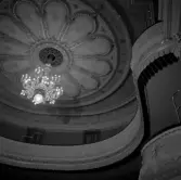 Del av balkongen och ljuskronan i Örebro Teater, 1970-tal