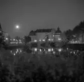 Nattbild på Örebro Slott och storbron, 1970-tal