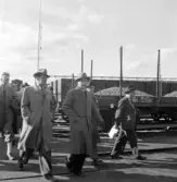 Reklammän från Stockholm på rundtur i Gävle hamn, den 31 maj 1950