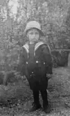 Gosse i sjömanskostym, 1924
