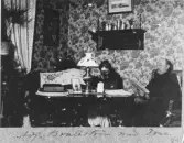 Adjunkt Brattström med fru på Norra Slottsgatan 4, Gävle.