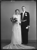 Bröllopsporträtt. Bertil Erlandsson, Nyströmsvägen 22, Kristinehamn.
Ur Gustaf Åhmans samling.