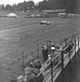 Hård press i Depåkurvan. Gelleråsen, Karlskoga.1956-08-25