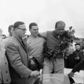 Lagerkransad segrare. Gelleråsen, Karlskoga. 1956-08-25