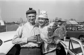 Segraren gratuleras. Karlskoga motorstadion, 1969-05-03