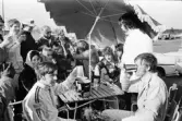 Segerchampagne. Karlskoga motorstadion, 1969-05-03