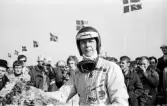 Ronnie Peterson med tungan rätt i munnen på Karlskoga motorstadion, 1969-05-03