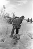 Blomqvist skottar snö, 1971-03-04