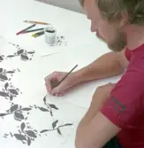 Arbete med tapetframställning vid Durotapet AB.