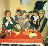 Didners damkonfektion, Växjö.
Samling inför 1:a advent (julskyltningen).