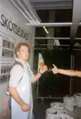 Personalfest på varuhuset IKEA i Kållered, Mölndals kommun, den 8 oktober 1994.