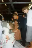 Lasse Soikelli. Personalfest på varuhuset IKEA i Kållered, Mölndals kommun, den 8 oktober 1994.