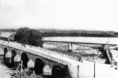 Vy över Tullbron och järnvägsbron (t.h.)