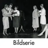Serie om fem svartvita fotografier som visar repetition av en teateruppsättning på Möllan i Mölndal, okänt årtal.