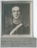 Porträtt på Ernst Sjösten född år 1822 och död år 1865. Kapten vid Göta Artilleriregementet i Göteborg.