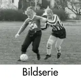 Serie om 10 svartvita fotografier som visar fotbollslaget Jitex BK spela match på Frejaplan i Mölndal, ca 1989-1993. Motståndarlag och slutresultat är okända. Frejaplan ligger intill Mölndals idrottshus.